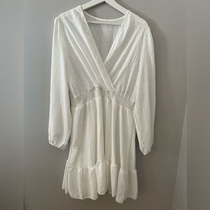 White Curvy short long sleeve dress